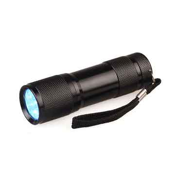 50526 - 9 UV LED Flashlight
material: aluminum alloy 
size: 92*29 mm, unit weight: 50g
LED Type: 9 UV LED 365NM
lighting distance: 15meters
Battery type: 3-AAA dry battery (not include)
usage: pet urine detector, invisible ink check, etc.

Packing Details
unit pack: white box
box size:10.5X4X4cm
unit weight: 65g
200 units per carton
carton size:43X23X44cm
Gross weight:14KG